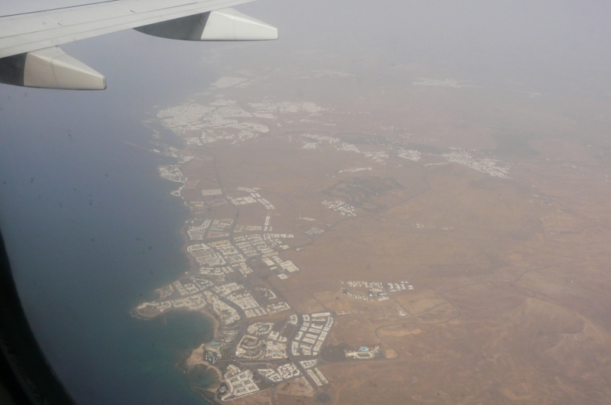 Widok na Lanzarote z samolotu