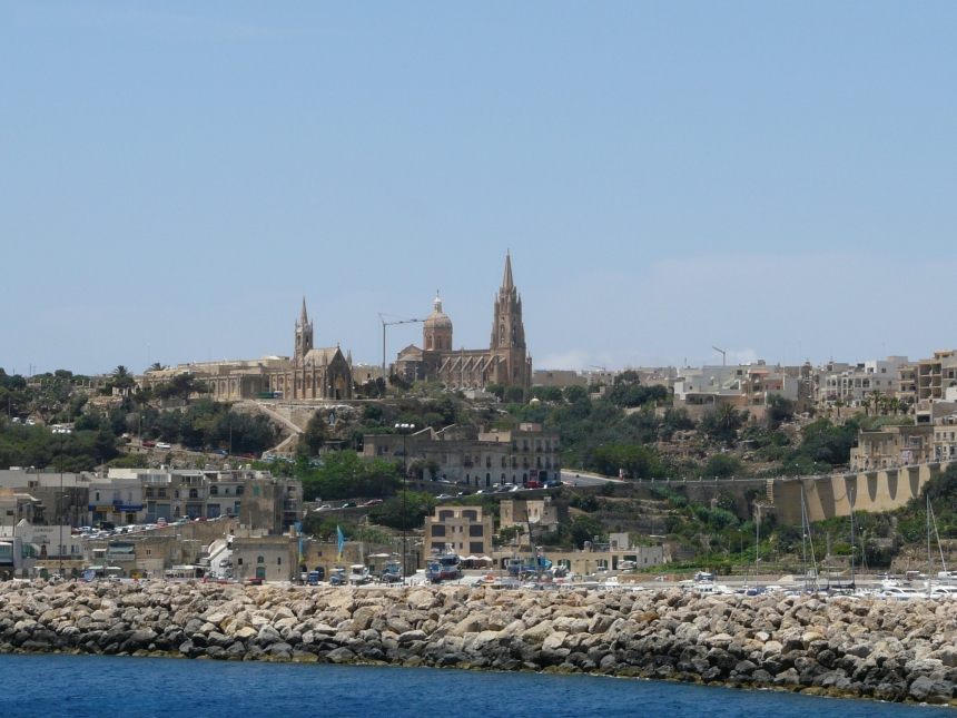 Widok na Gozo i port Mgarr
