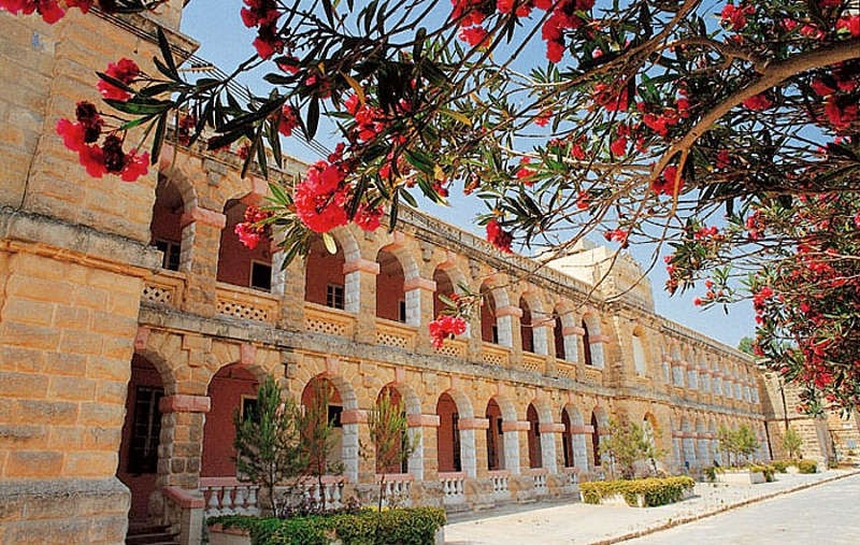 Fot: budynek szkoły Sprachcaffe na Malcie