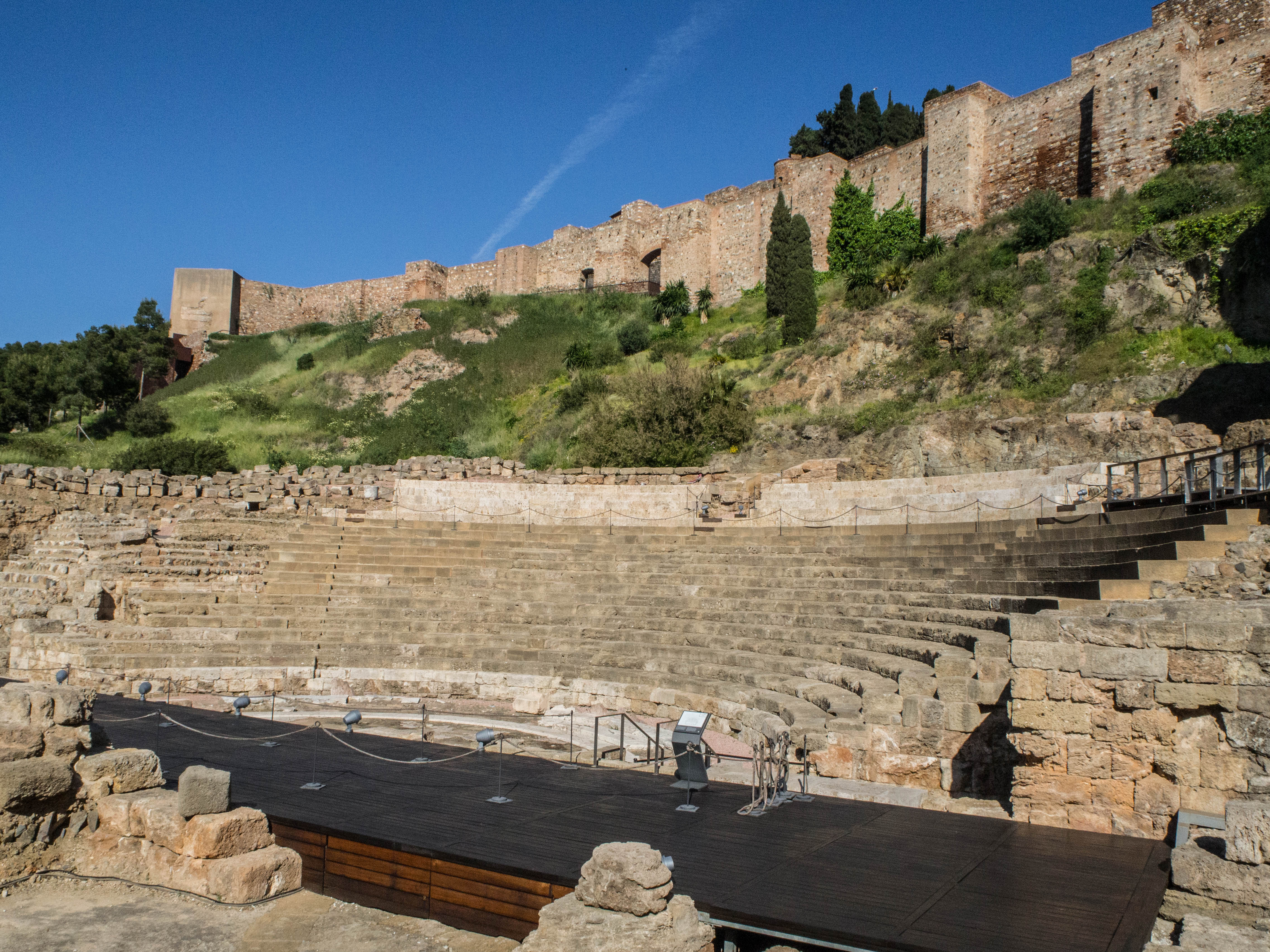 Teatro Romano - widok z placu, Malaga